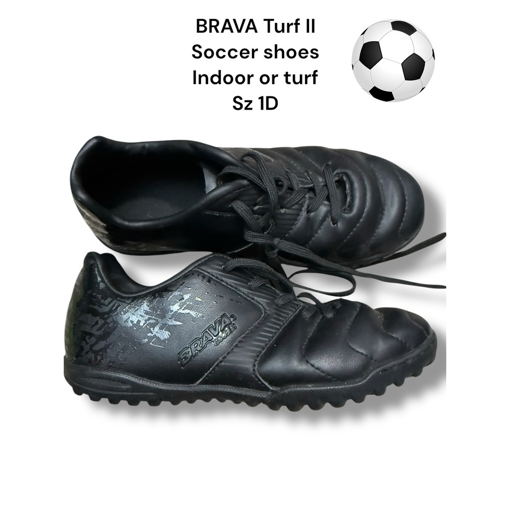 Brava‎ Turf II Soccer Shoes Indoor Turf Cleats Black Size 1D girls or boys
